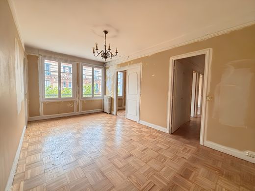 Apartment in Boulogne-Billancourt, Hauts-de-Seine