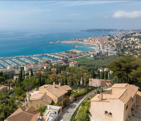 Grond in Menton, Alpes-Maritimes