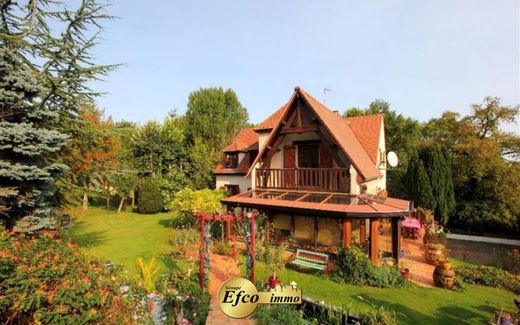 Casa di lusso a Lesches, Seine-et-Marne