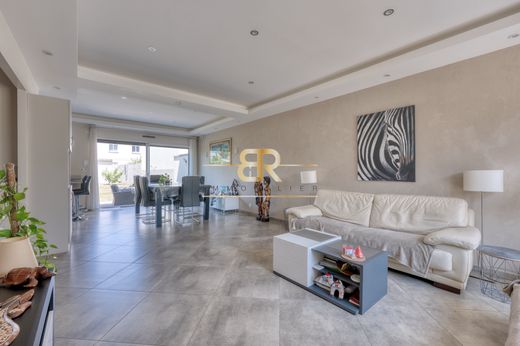 Sucy-en-Brie, Val-de-Marneの高級住宅