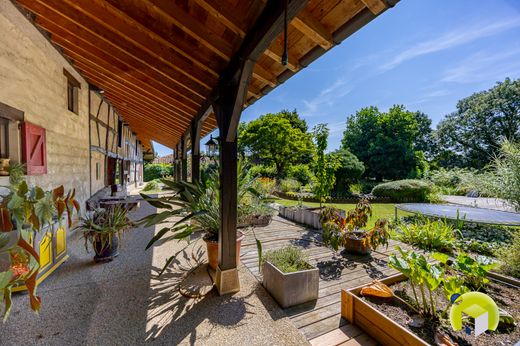 Luxury home in Confrançon, Ain