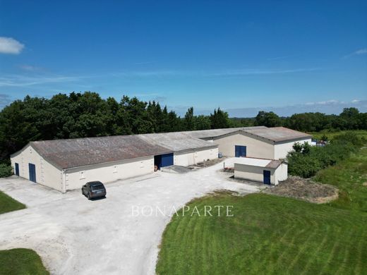 Luxe woning in Bégadan, Gironde