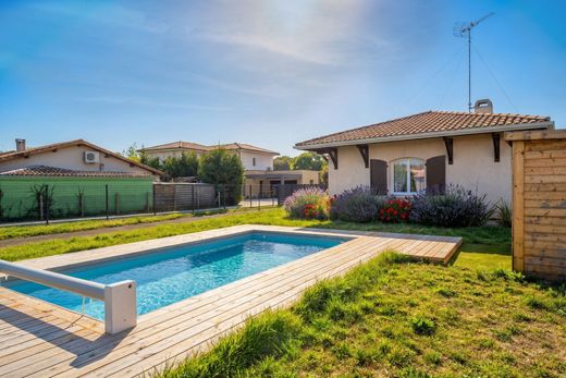 Luxury home in Le Teich, Gironde