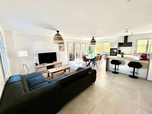 Luxury home in Lacanau-Océan, Gironde