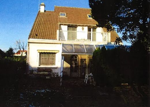 Luxury home in Orsay, Essonne