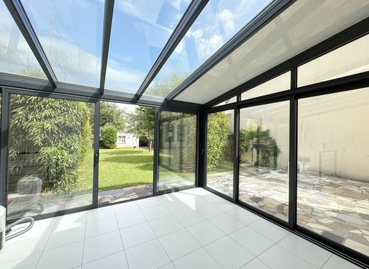 Casa di lusso a Ormesson-sur-Marne, Val-de-Marne
