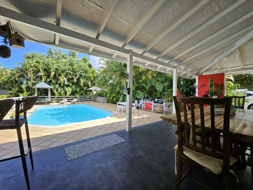 Luxus-Haus in Petit-Bourg, Guadeloupe