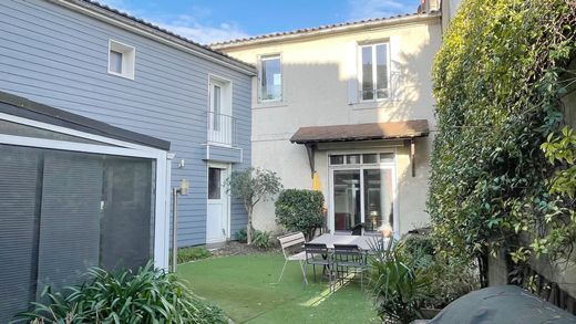 Maison de luxe à Cognac, Charente