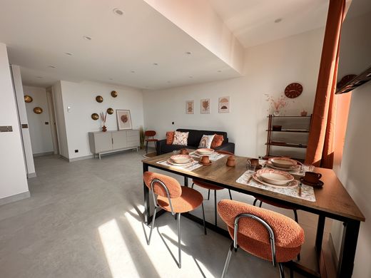 Roquebrune-Cap-Martin, Alpes-Maritimesのアパートメント