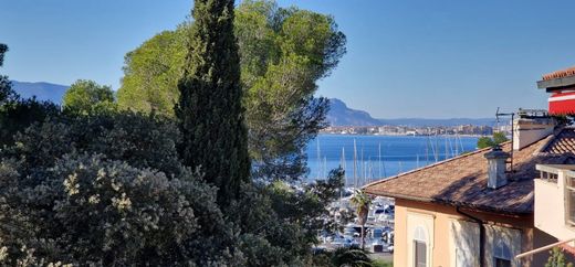 Apartment / Etagenwohnung in Saint-Raphaël, Var