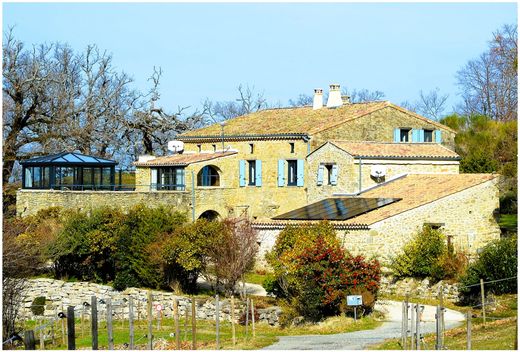 Luxury home in Eyzahut, Drôme