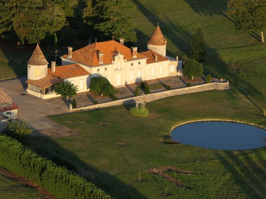 Castle in Sauveterre-de-Guyenne, Gironde