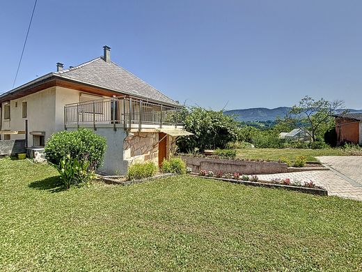 Casa di lusso a Entrelacs, Savoia