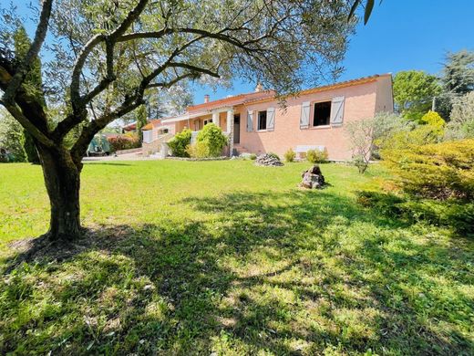 Villa in Saint-Saturnin-lès-Apt, Vaucluse