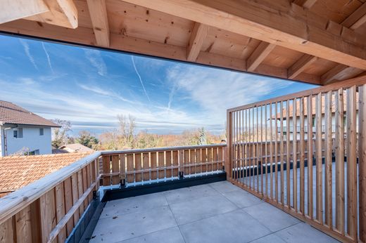 Двухуровневые апартаменты, Évian-les-Bains, Haute-Savoie