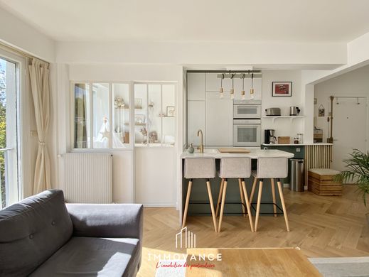 Apartment / Etagenwohnung in Neuilly-sur-Seine, Hauts-de-Seine