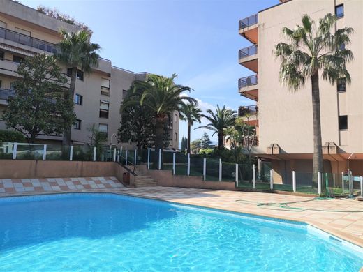 Apartamento - Mandelieu-la-Napoule, Alpes Marítimos