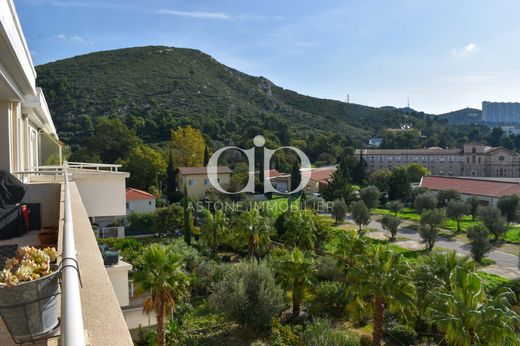 Duplex à Marseille, Bouches-du-Rhône