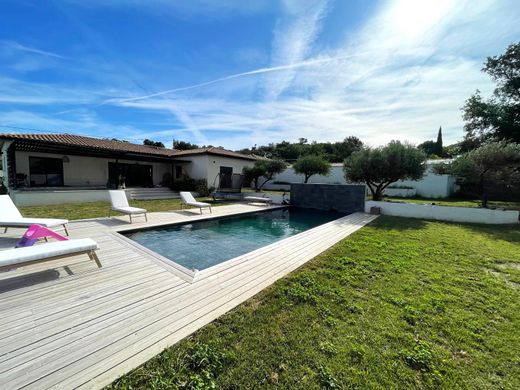 Villa in Mondragon, Vaucluse