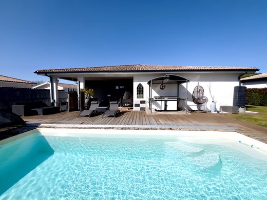 Villa in Salles, Gironde