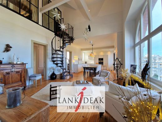 Duplex in Biarritz, Pyrénées-Atlantiques