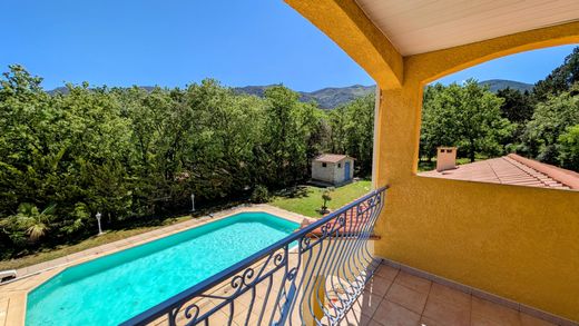 빌라 / Vilallonga dels Monts, Pyrénées-Orientales