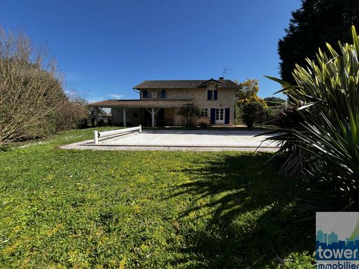 Luxus-Haus in Ambarès-et-Lagrave, Gironde