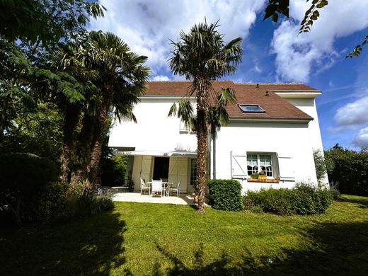 Maison de luxe à Saint-Witz, Val-d'Oise