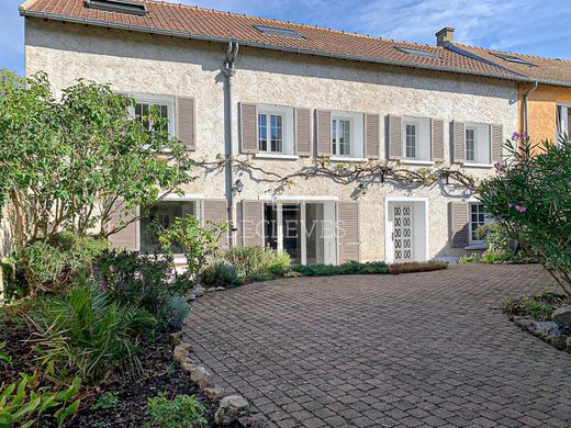 Luksusowy dom w Orgeval, Yvelines