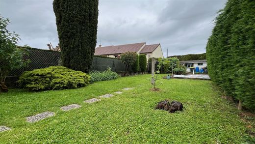 Casa de lujo en Louvres, Valle de Oise