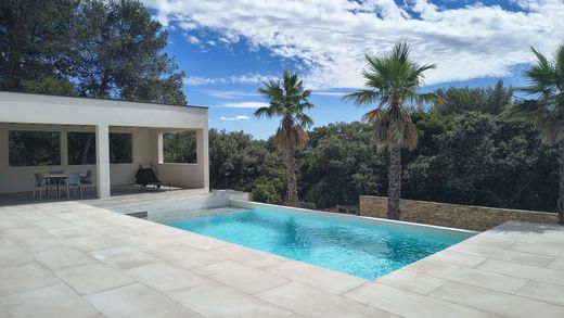 Nîmes, Gardのヴィラ