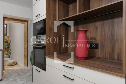 Apartment / Etagenwohnung in Annecy, Haute-Savoie