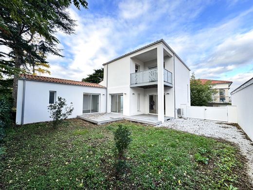 Элитный дом, Saint-Georges-de-Didonne, Приморская Шаранта