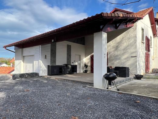 Luxus-Haus in Villefranque, Pyrénées-Atlantiques