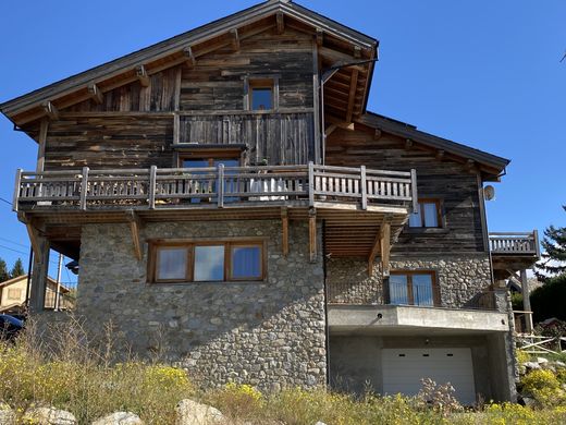 Apartment / Etagenwohnung in Font-Romeu-Odeillo-Via, Pyrénées-Orientales