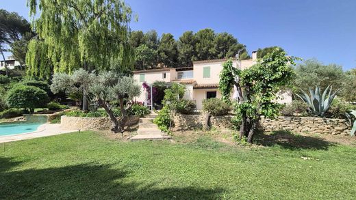 Saint-Mitre-les-Remparts, Bouches-du-Rhôneのヴィラ