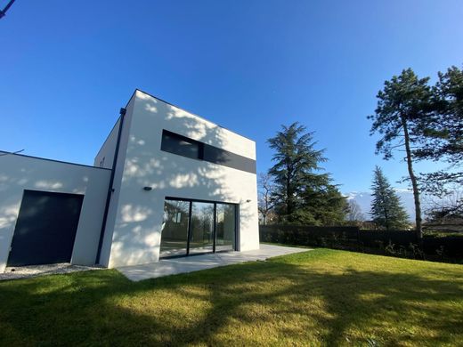 Villa in Corenc, Isère