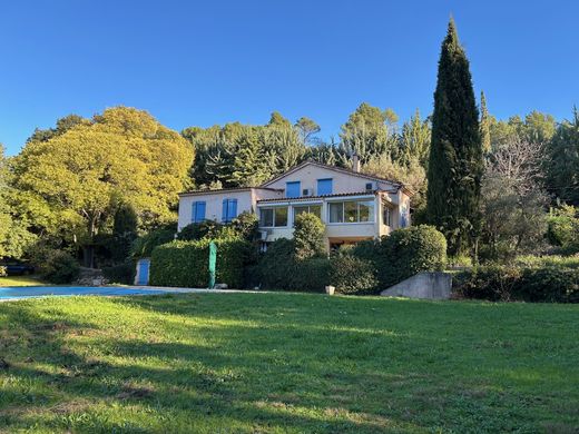 Villa in Châteaudouble, Var