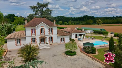 Luxury home in Villeneuve-sur-Lot, Lot-et-Garonne