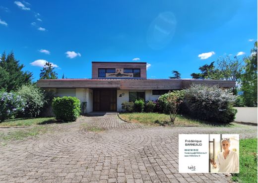 Luxus-Haus in Clermont-Ferrand, Puy-de-Dôme