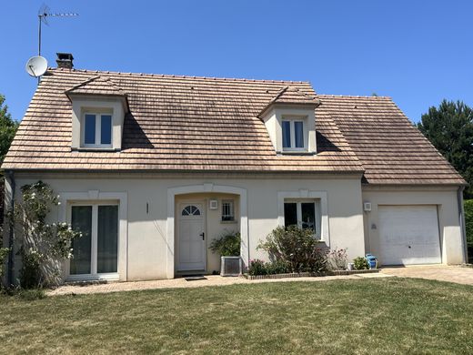 Luxury home in Ury, Seine-et-Marne