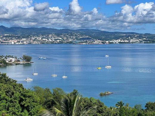 Apartment / Etagenwohnung in Les Trois-Îlets, Martinique