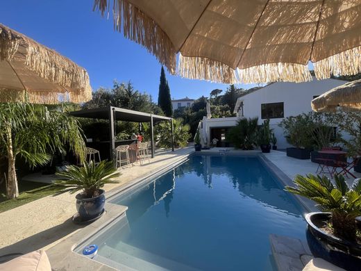 Luxury home in Saint-Aygulf, Var