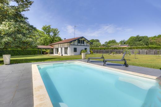 Luxury home in Tosse, Landes