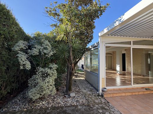 Lüks ev Juvignac, Hérault