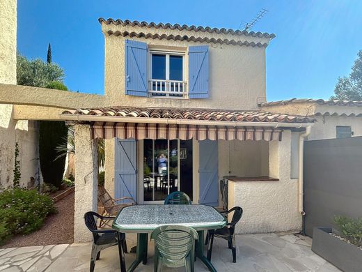 Luxus-Haus in Saint-Raphaël, Var