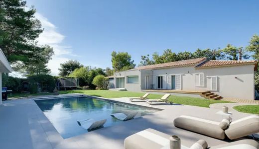 Villa in Les Milles, Bouches-du-Rhône
