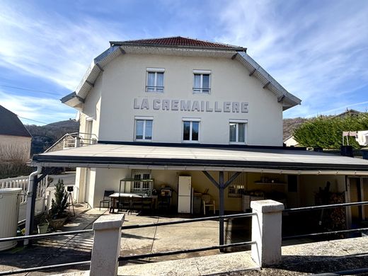 Lüks ev Hyèvre-Paroisse, Doubs