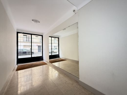 Apartment in La Muette, Auteuil, Porte Dauphine, Paris