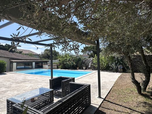 Villa in Nîmes, Gard